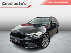 BMW 5-serie Touring - 520i High Executive Alles zwart