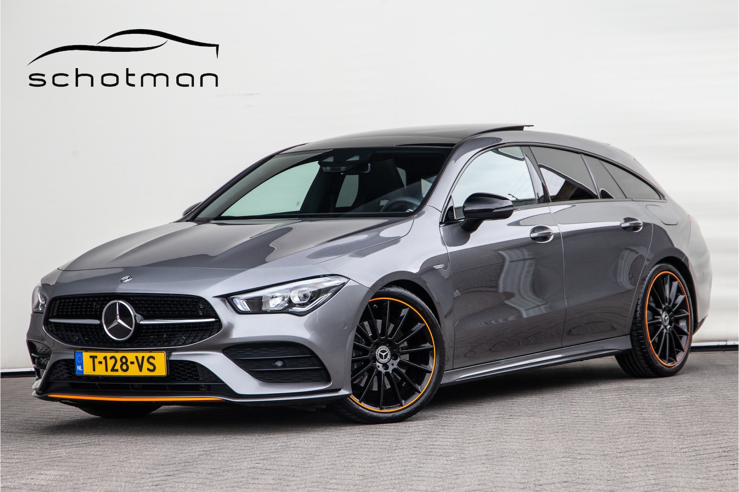 Mercedes-Benz CLA-klasse Shooting Brake - 200 AMG Premium Orange Art Edition, Pano, Widescreen, Distronic 2020 - AutoWereld.nl