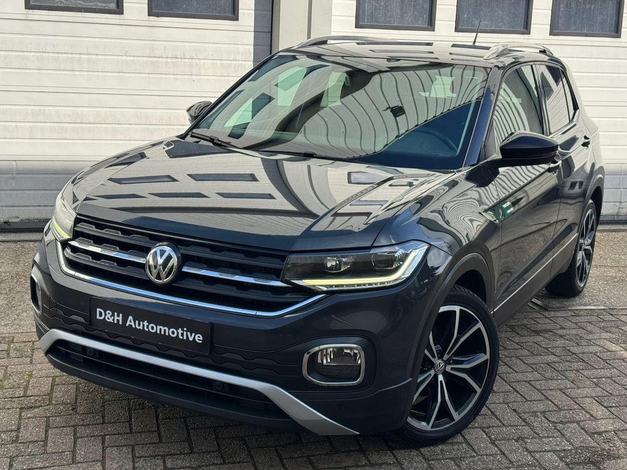 Volkswagen T-Cross - 1.0 TSI Style automaat/navi//front-lane assist/acc/virtual/trekhaak/blindspot/navi - AutoWereld.nl