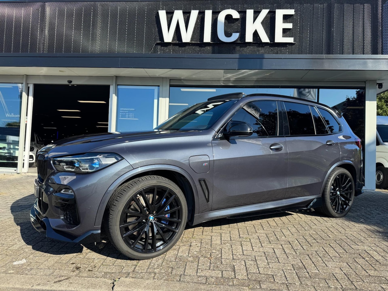 BMW X5 - XDrive45e High Executive H&K Skylounge Panorama MAXTON Laser - AutoWereld.nl