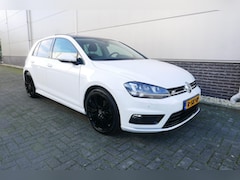 Volkswagen Golf - 1.4 TSI 150 PK ACT R-LINE XENON, TREKHAAK, PANORAMADAK