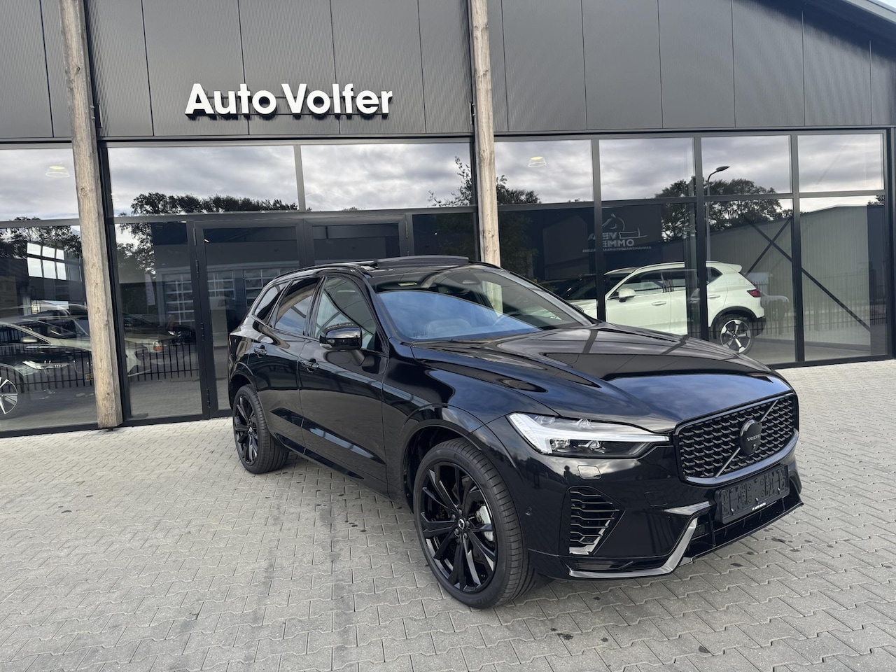 Volvo XC60 - 2.0 T6 Plug-in hybrid AWD Plus Black Edition 2.0 T6 Plug-in hybrid AWD Plus Black Edition - AutoWereld.nl