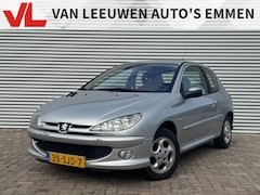 Peugeot 206 - 1.4 XR Challenge | Nieuw Binnen | Airco | Centrale vergrendeling | Lichtmetaal