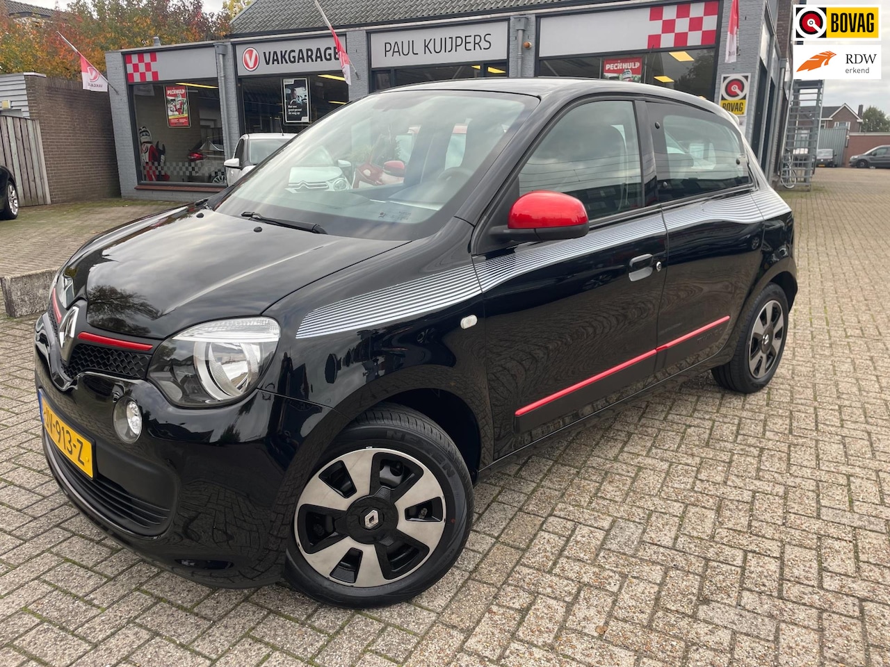 Renault Twingo - 1.0 SCe Collection *lage kmstand + 1e eig.+airco + cruise-control + bluetooth* - AutoWereld.nl