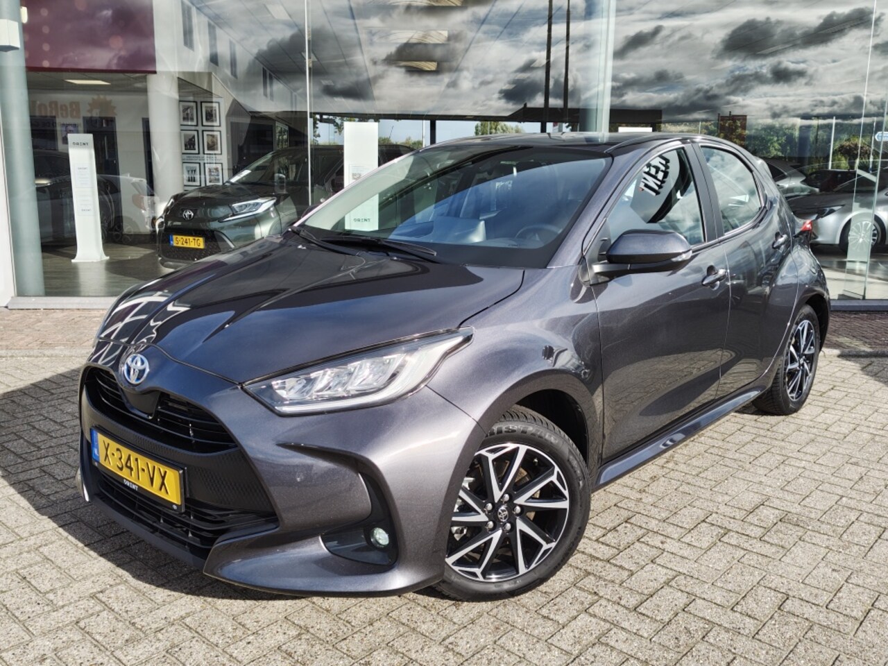 Toyota Yaris - 1.5 Hybrid 115 Dynamic | Keyless Entry | Stoelverwarming | Andro - AutoWereld.nl