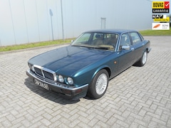 Jaguar XJ - 12