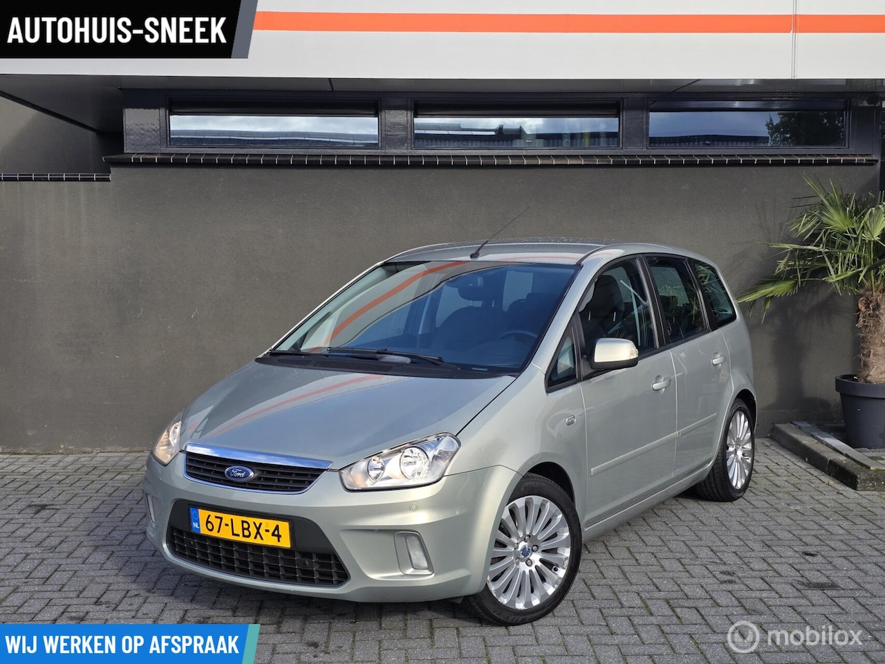 Ford C-Max - 1.8-16V Titanium | 4x nieuwe banden | Trekhaak - AutoWereld.nl