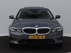 BMW 3-serie - 320i Business Edition Plus Sport | SCHUIFDAK | CARPLAY