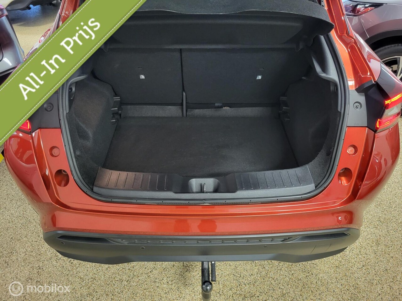 Nissan Juke - 1.0 DIG-T N-Connecta Tech-Pack *NAVI, 360, TRKHK, RIJKLAARPRIJS!*