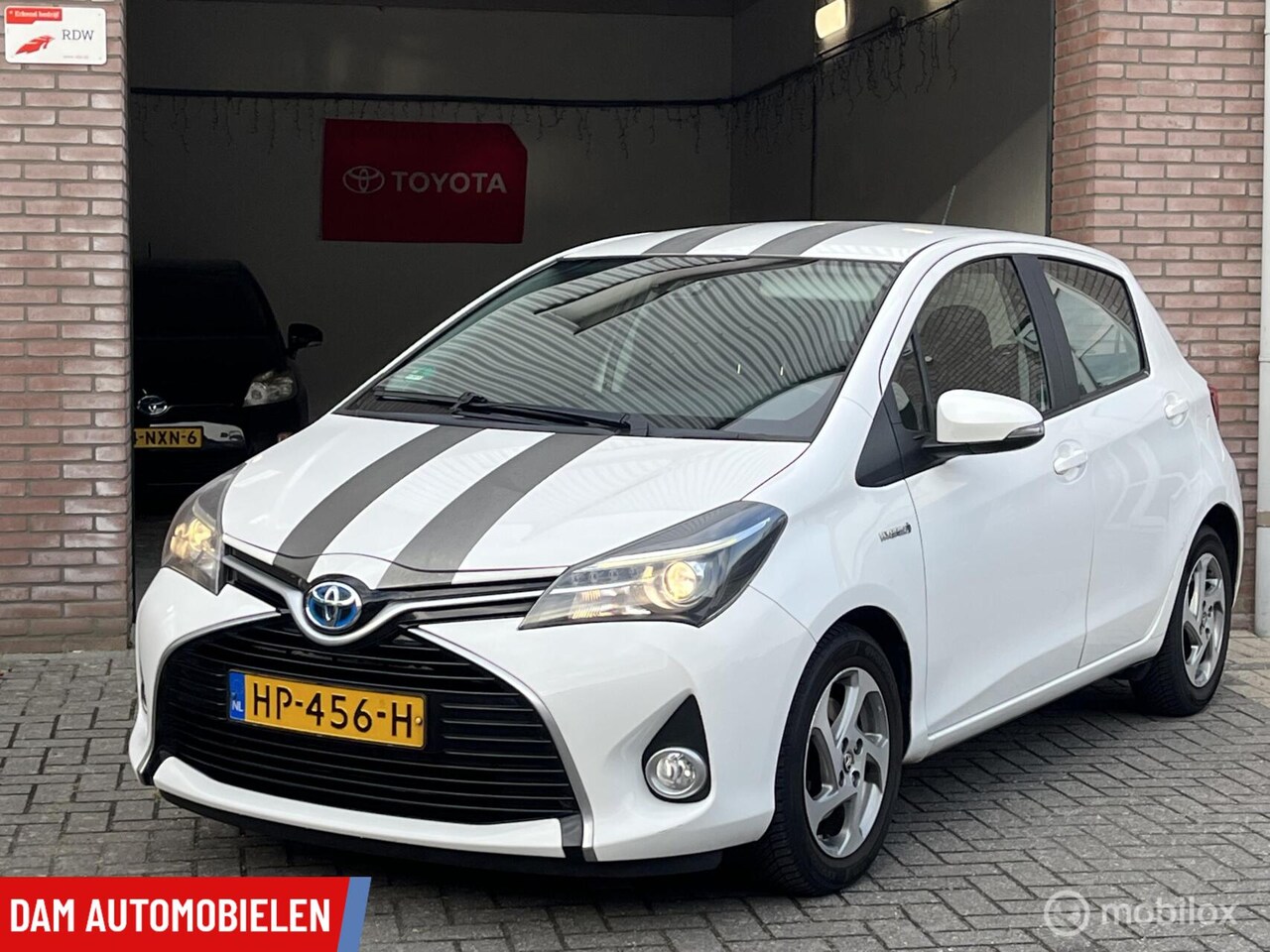Toyota Yaris - 1.5 Hybrid Trend Automaat, Airco, LED, NAP - AutoWereld.nl