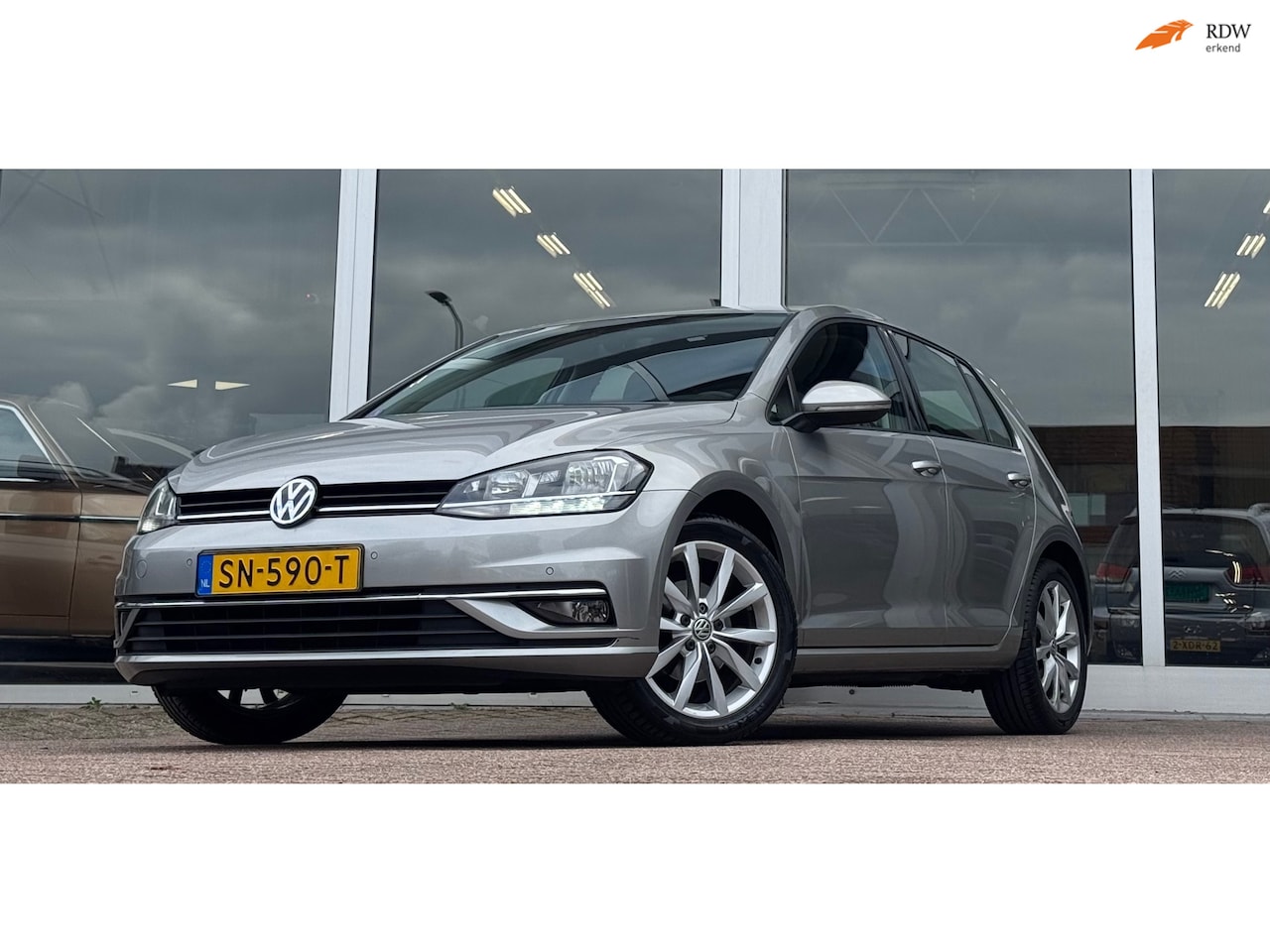 Volkswagen Golf - 1.0 TSI Highline Virtual cockpit Navi 2e Eigenaar LED NL Mooi! - AutoWereld.nl
