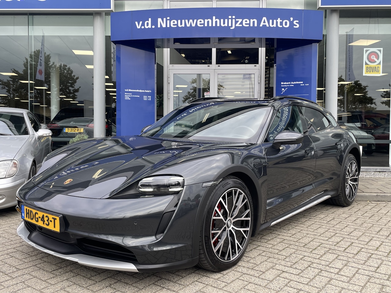 Porsche Taycan Cross Turismo - 4S 93 kWh | Sport chrono | Pano | 20'' | - AutoWereld.nl