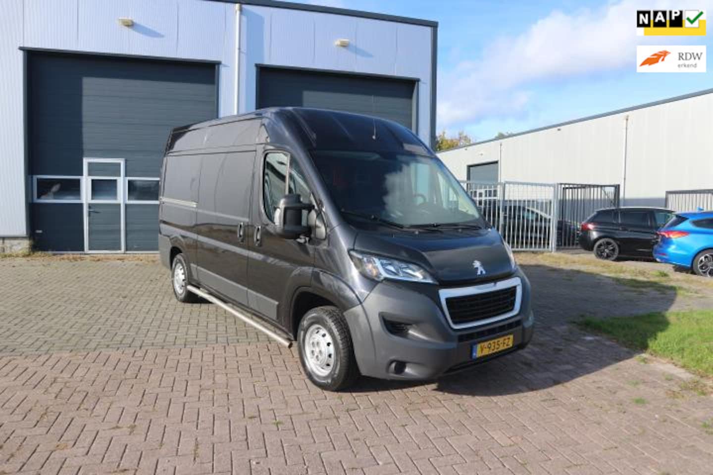 Peugeot Boxer - 330 2.0 BlueHDI L2H2 Pro 330 2.0 BlueHDI L2H2 Pro - AutoWereld.nl