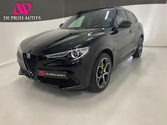 Alfa Romeo Stelvio - 2.0 T AWD Veloce Pano Soundsysteem Theatre 400 Watt 20 Inch Leer Camera stuurwiel verwarmd