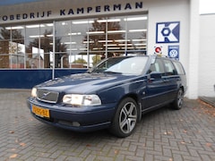 Volvo V70 - 2.4 Europa Airco / Stoelverwarming / Trekhaak / Nwe APK 10-2026
