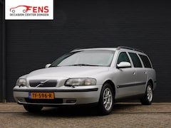 Volvo V70 - 2.4 Comfort Line RIJDT SUPER LEER NAVI CLIMA LM VELGEN TREKHAAK