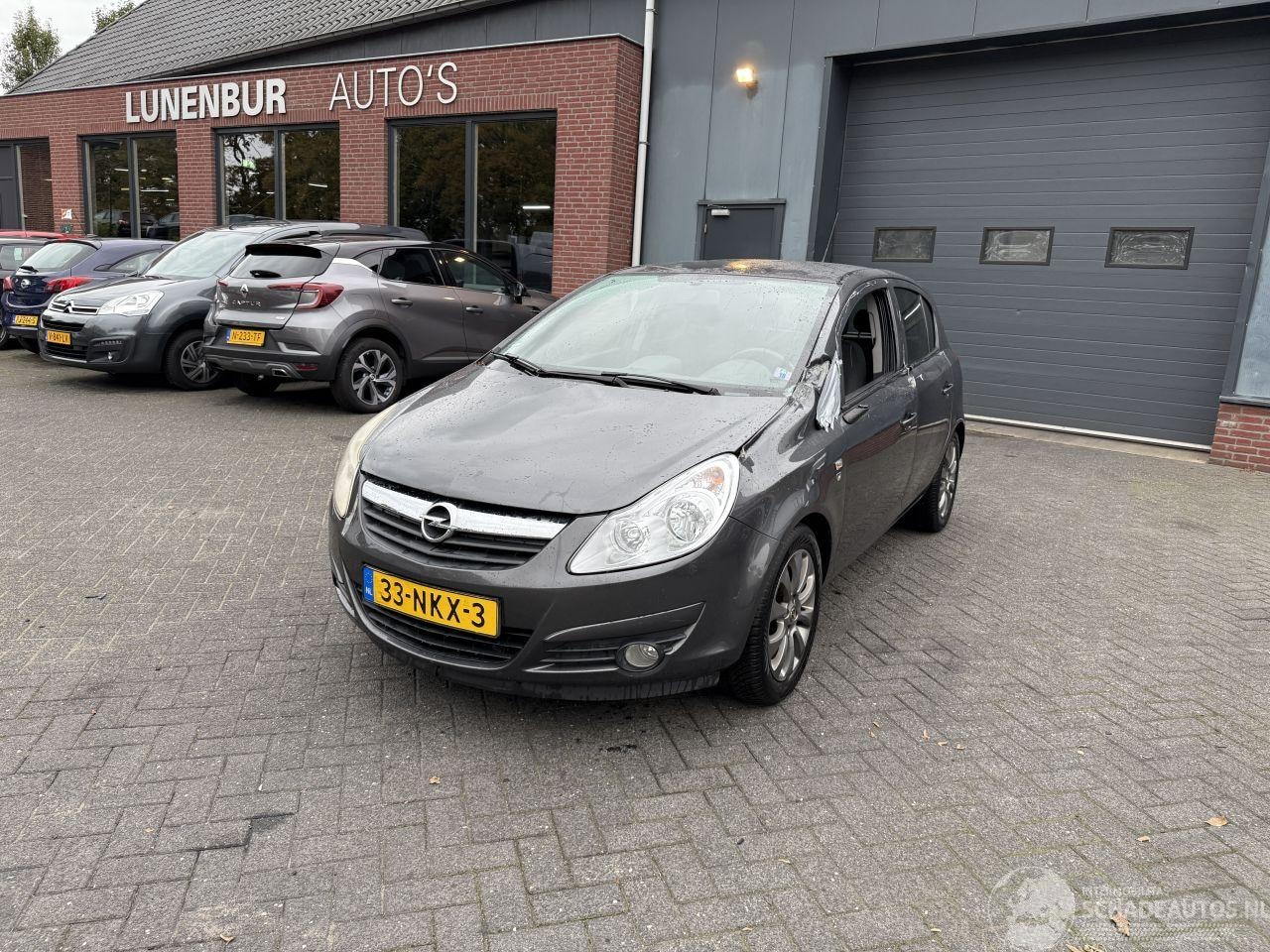 Opel Corsa - 1.4-16V '111' Edition 1.4-16V \'111\' Edition (Hatchback 5-dr.) - AutoWereld.nl