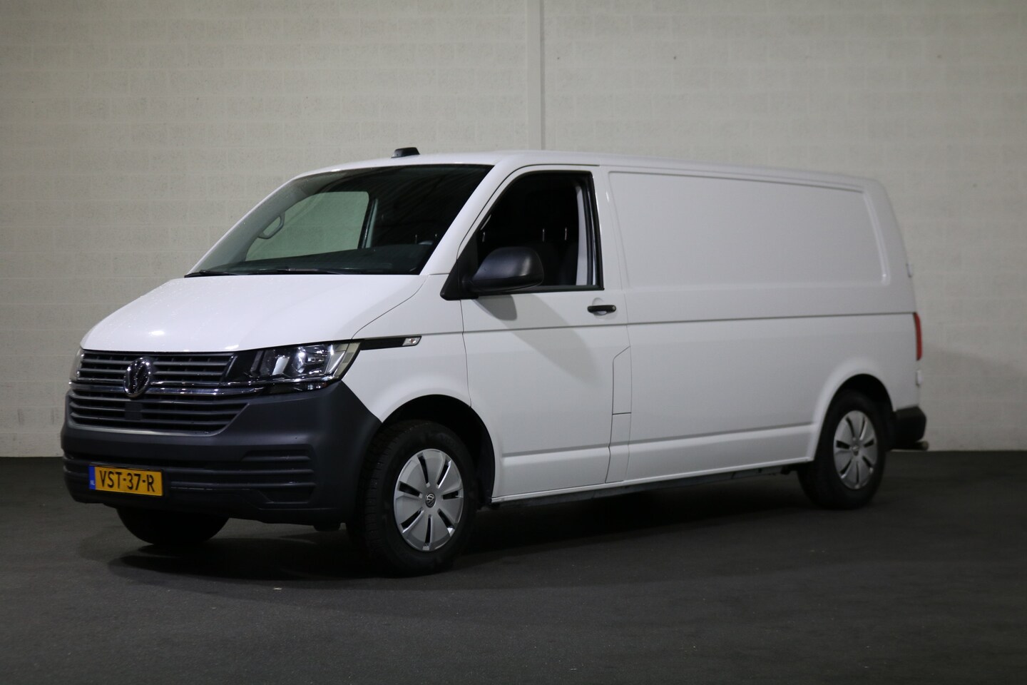 Volkswagen Transporter - 2.0 TDI L2 H1 Koelwagen 0 Graden - AutoWereld.nl