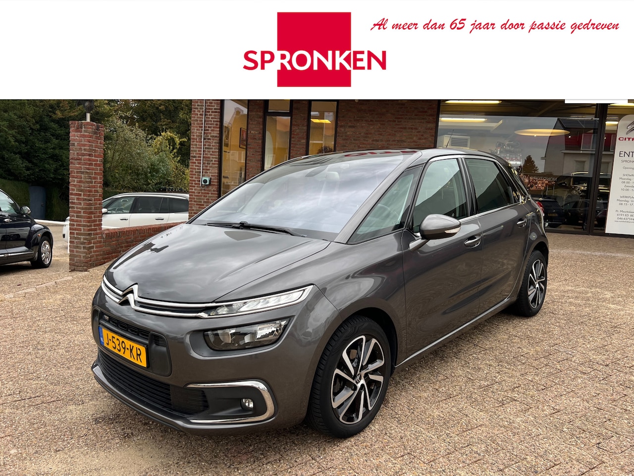 Citroën C4 Picasso - 1.2 PureTech Shine Navi-PDC-Panoramadak-LM velgen-Leder - AutoWereld.nl