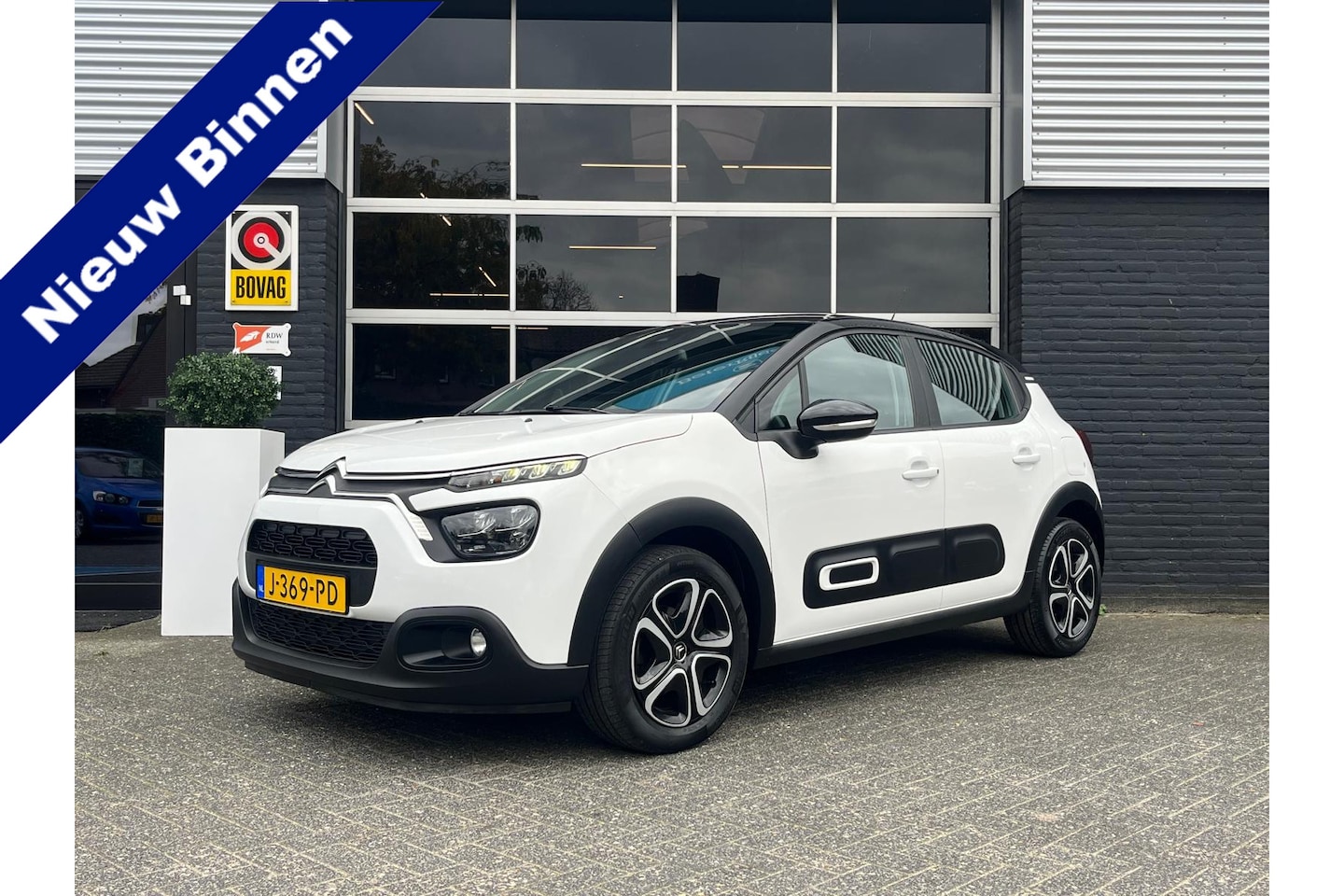 Citroën C3 - 1.2 Feel, Airco, Navi, CarPlay, Cruise, PDC, Two-Tone - AutoWereld.nl