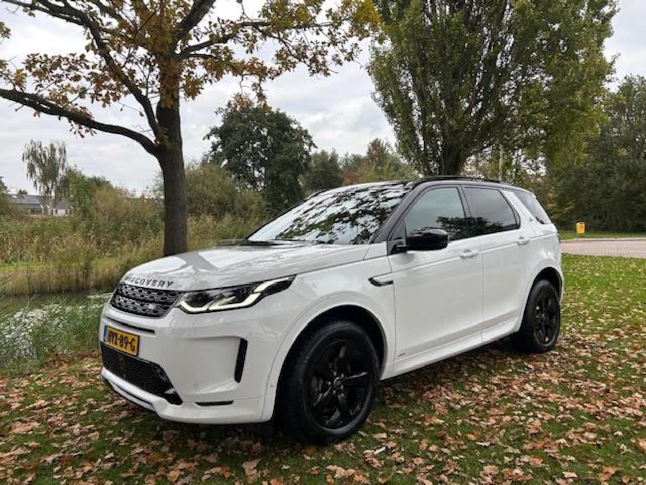 Land Rover Discovery Sport - P300e 1.5 R-Dynamic SE - AutoWereld.nl