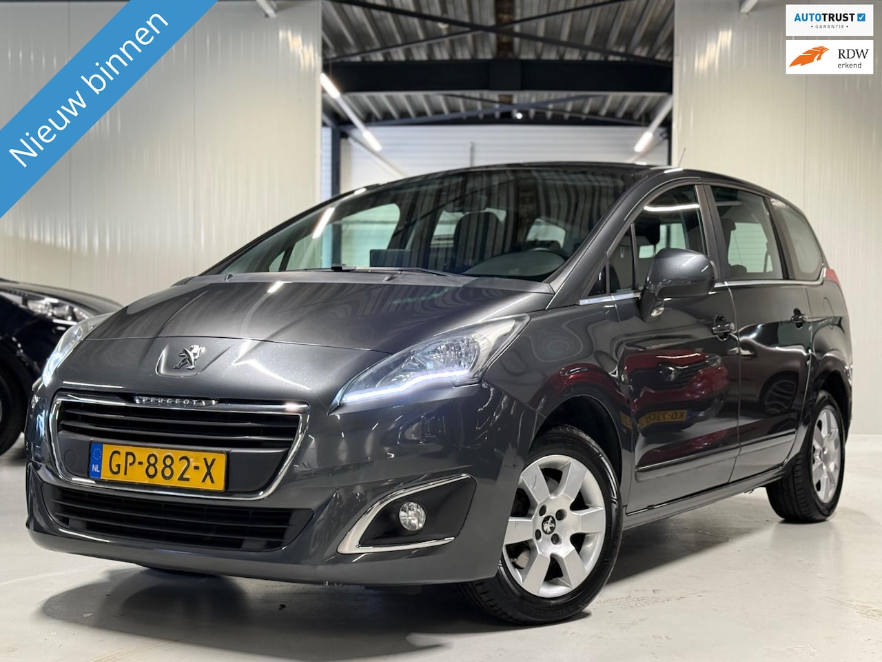 Peugeot 5008 - 1.2 131PK Active 7-Persoon|Navi|Trekhaak! - AutoWereld.nl