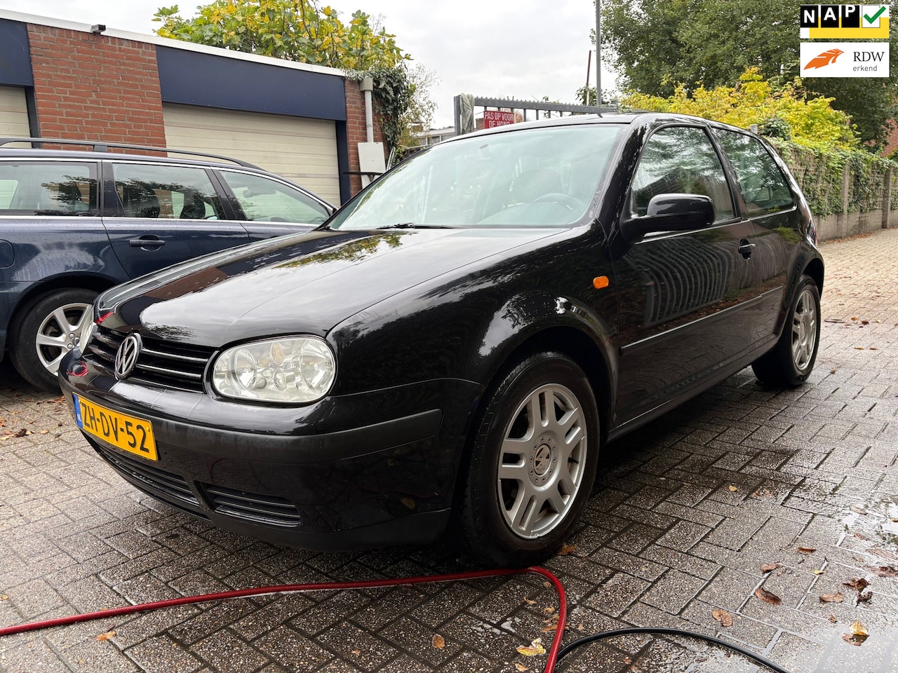 Volkswagen Golf - 1.6 highline / airco - AutoWereld.nl