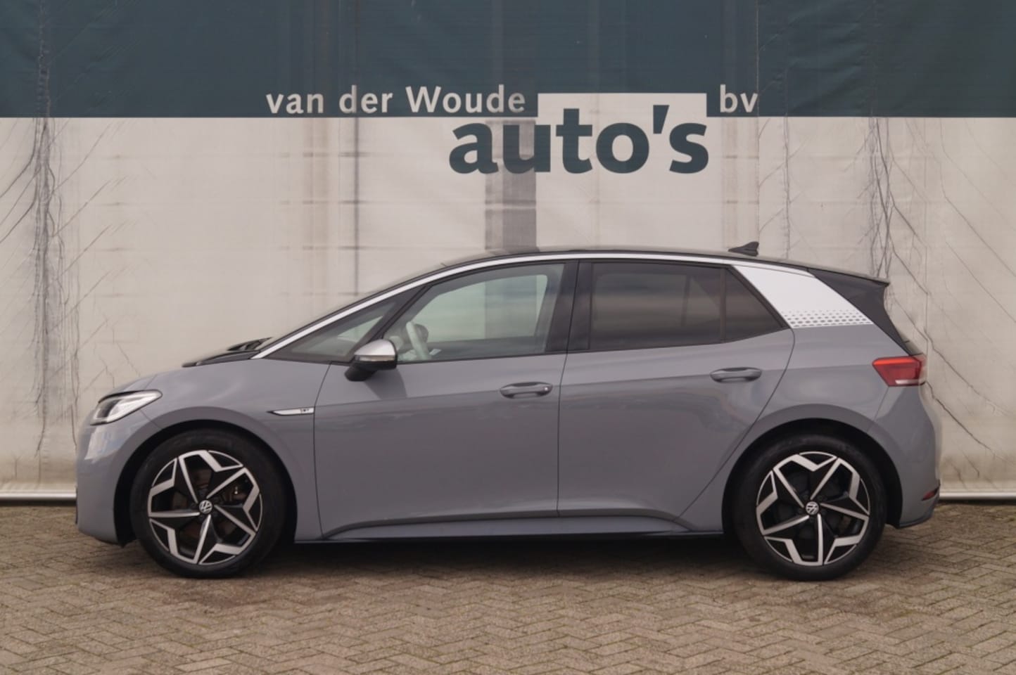 Volkswagen ID.3 - First Plus 58kWh -NAVI-ECC-SOH91%-TREKHAAK- - AutoWereld.nl
