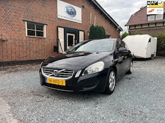 Volvo V60 - 1.6 T3 Kinetic ( Climate controle + Automaat + Navigatie )