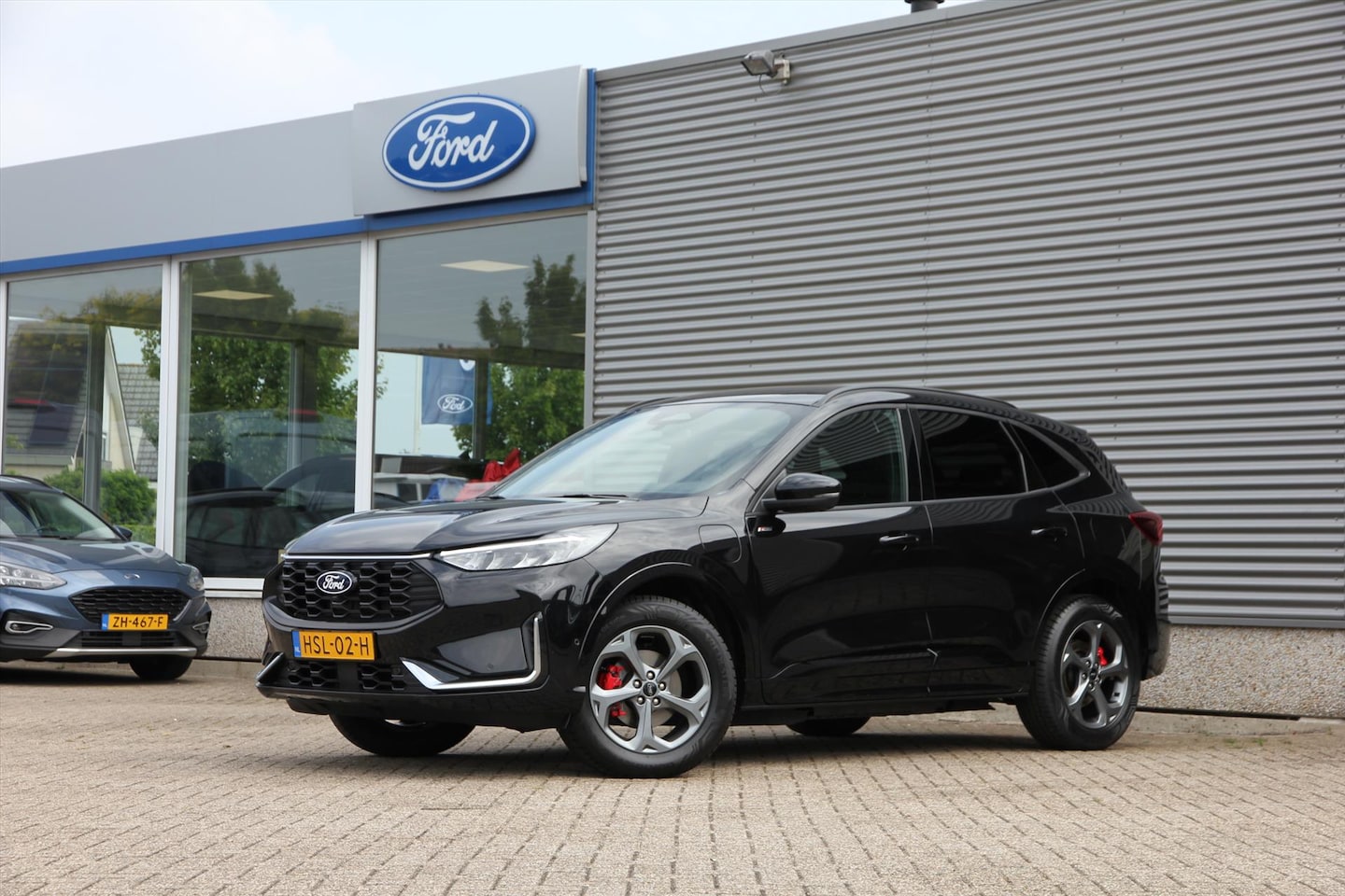 Ford Kuga - 2.5 PHEV 243pk e-CVT ST-Line X | Wegklapbare trekhaak | 4Season banden | Direct rijden - AutoWereld.nl