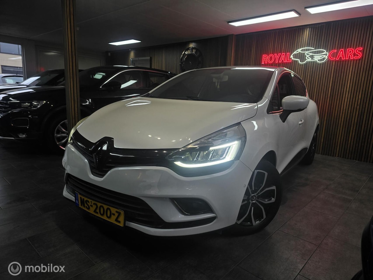 Renault Clio - 0.9 TCe Limited / Navigatie / Camera / Org NL ! - AutoWereld.nl