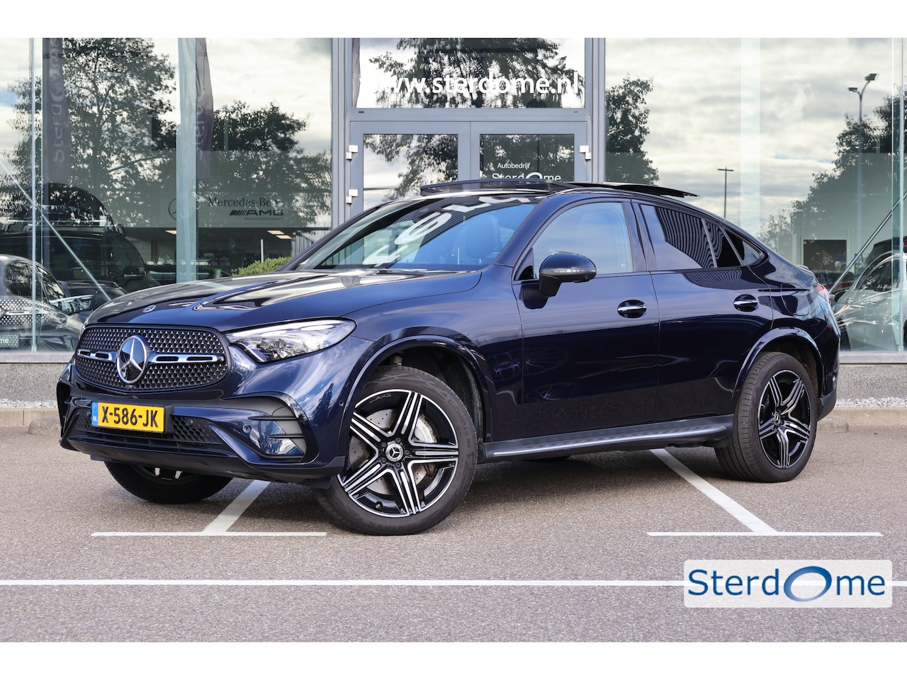 Mercedes-Benz GLC-klasse Coupé - 300e 4MATIC AMG Line l Panoramadak l Niveau- regeling l KEYLESS GO l Rij-assistentie plus - AutoWereld.nl