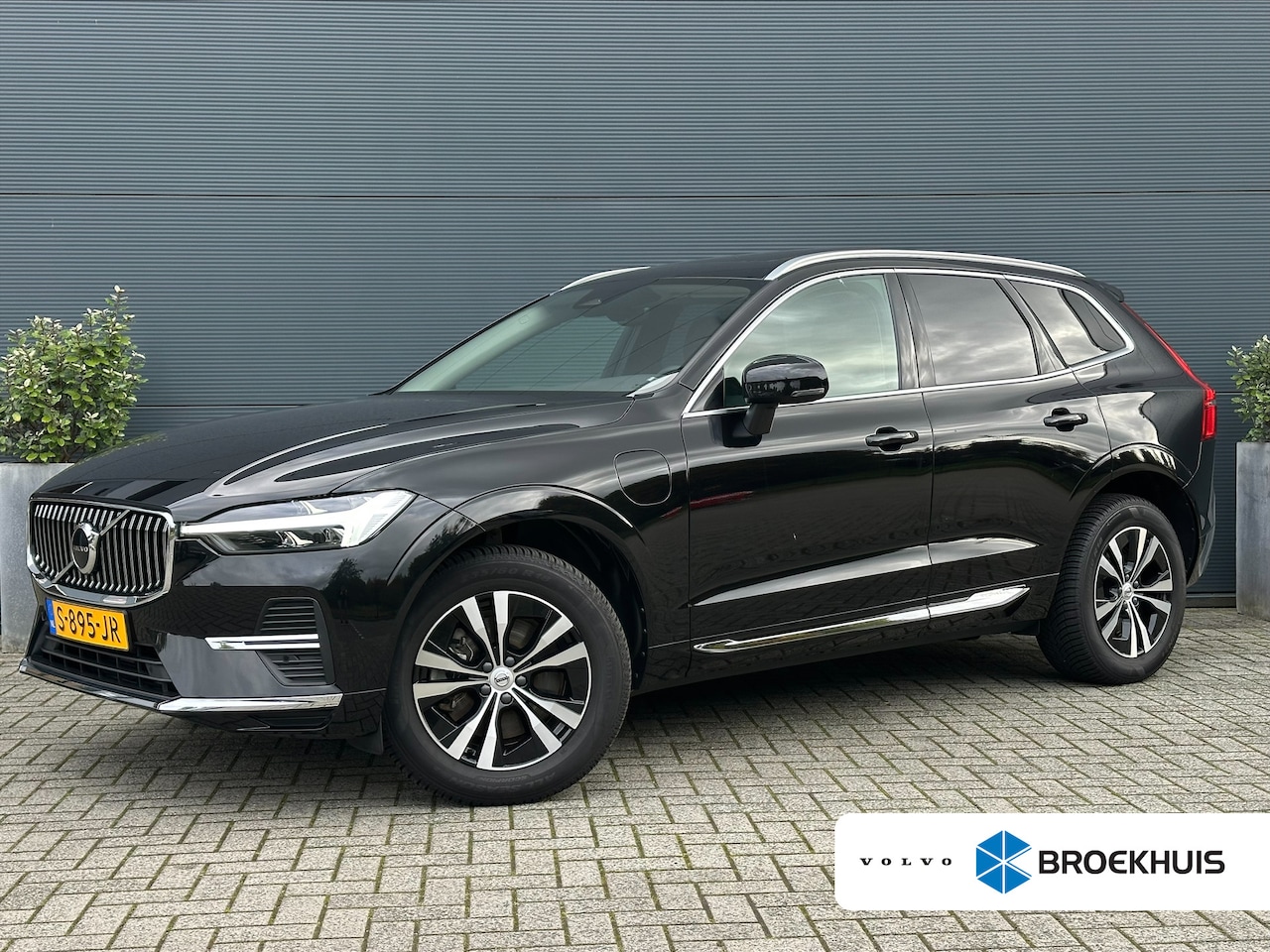 Volvo XC60 - 2.0 T6 Plug-in hybrid AWD Core Bright | Pano | Stoel & stuurverwarming | Pilot Assist | BL - AutoWereld.nl