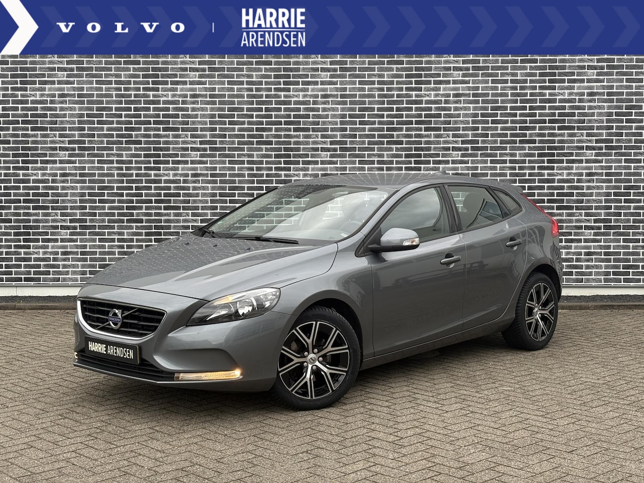 Volvo V40 - T2 Base | 2 liter | 120PK | Airco | Audio bediening op stuurwiel | - AutoWereld.nl