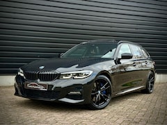 BMW 3-serie Touring - 330i M-SPORT PANO|HEADUP|BLINDSPOT|HiFi|CAMERA