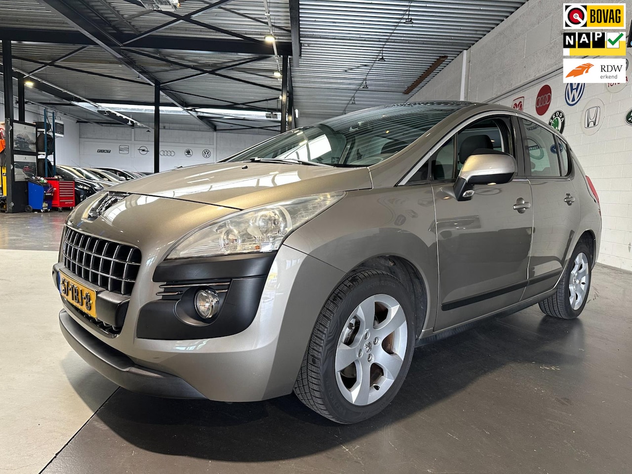 Peugeot 3008 - 1.6 THP Active/Panoramadak/trekhaak/Dealer onderhouden - AutoWereld.nl