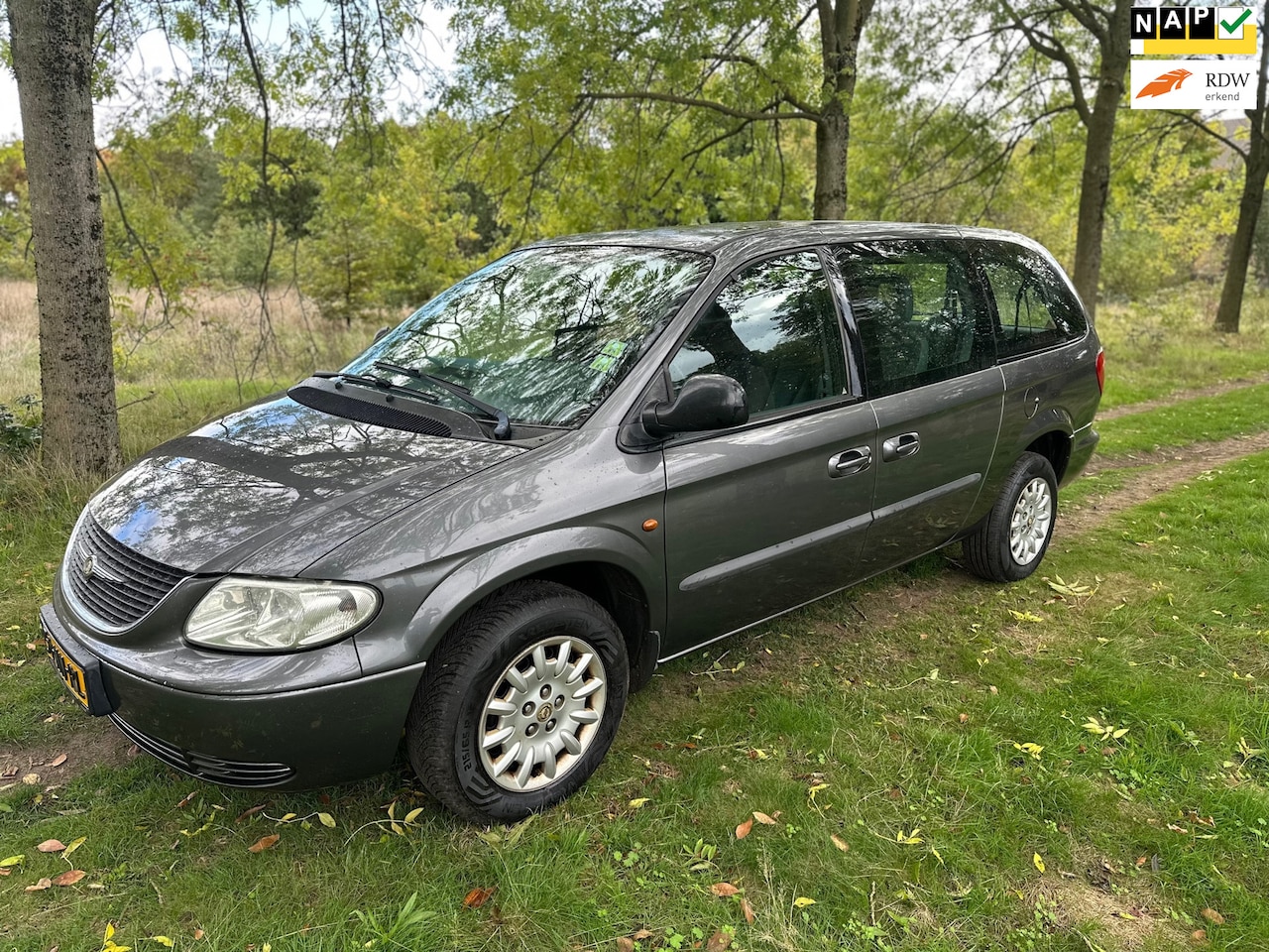 Chrysler Grand Voyager - 3.3i V6 SE Luxe apk 03-06-2026 - AutoWereld.nl