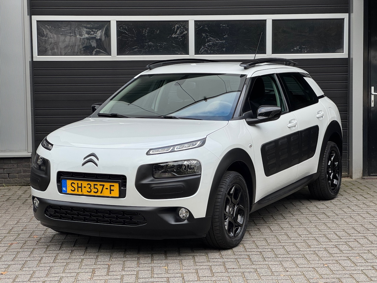 Citroën C4 Cactus - 1.2 PureTech Feel NAP DEALER ONDERHOUD - AutoWereld.nl