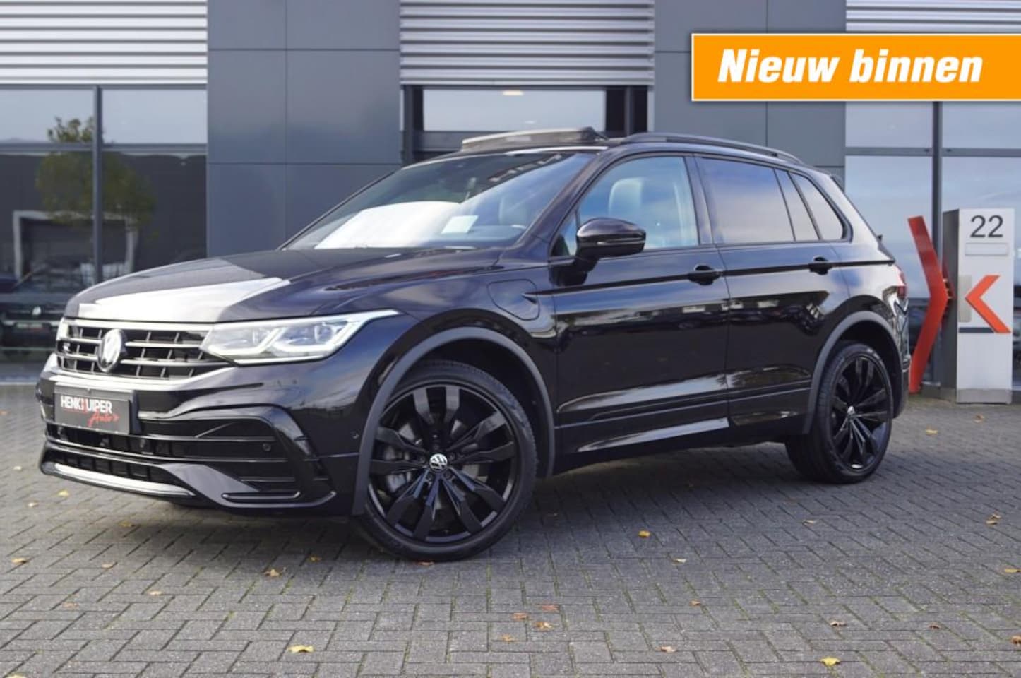 Volkswagen Tiguan - 1.4  e-Hybrid R-Line Black style 245pk/ Panodak /DCC / ACC /Navi Pro /Head-up/ 360 gr. Cam - AutoWereld.nl