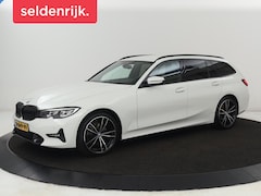 BMW 3-serie Touring - 320i Sport Line | Trekhaak | Camera | Sportstoelen | Half leder | Carplay | Sfeerverlichti
