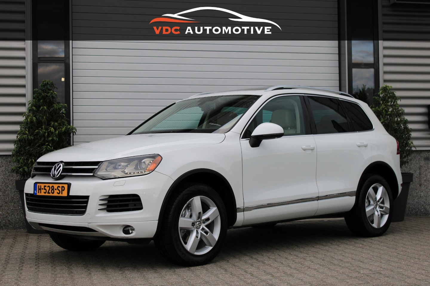 Volkswagen Touareg - 3.6 FSI Highline Pano | Memory | Stoelverwarming | Leder | Cruisecontrol - AutoWereld.nl