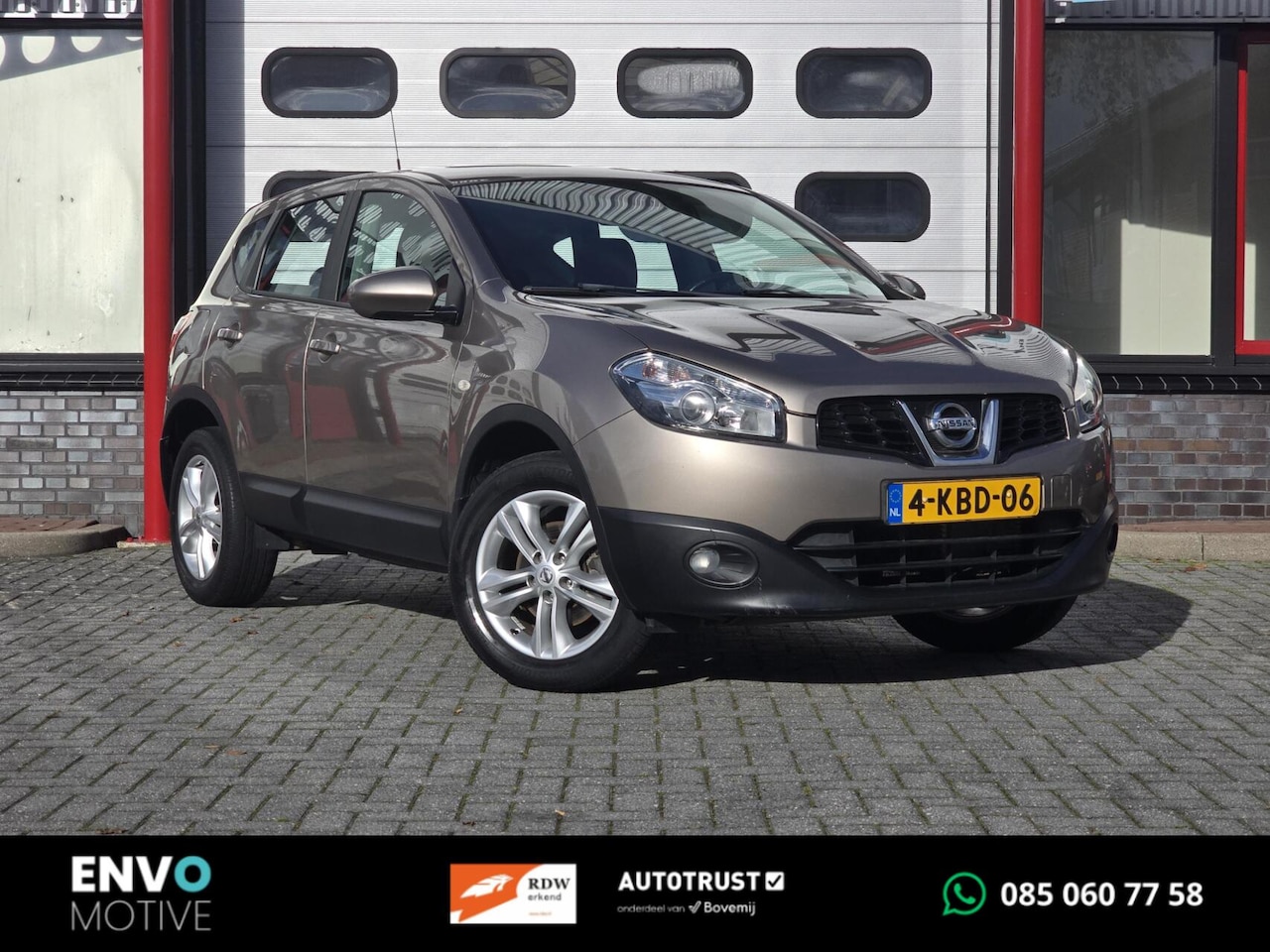 Nissan Qashqai - 1.6 Acenta AUTOMAAT Navi/Clima/LMV/PDC/APK - AutoWereld.nl