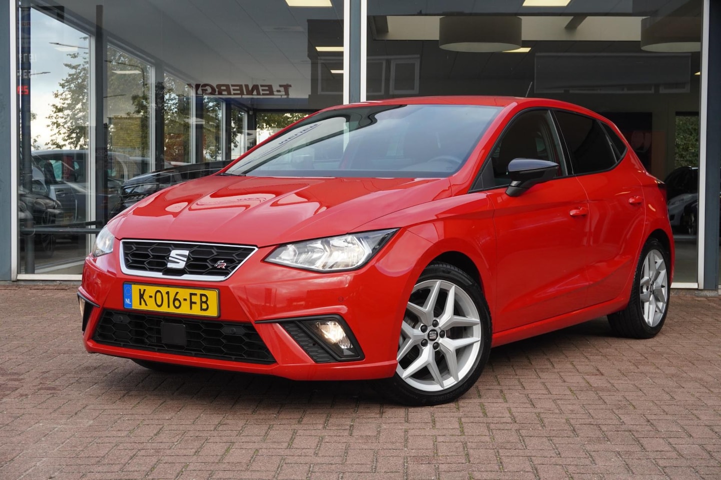 SEAT Ibiza - 1.0 TSI FR Business Intense | Airco | Carplay | Navigatie | Vol opties | Elek. Pakket | In - AutoWereld.nl