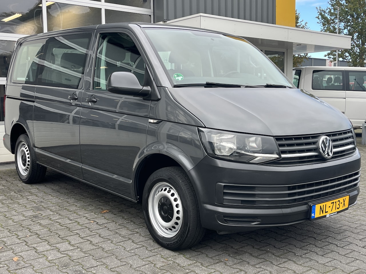 Volkswagen Transporter Kombi - 2.0 TDI DSG Automaat L1H1 Euro 6 Airco BTW vrij Combi Personenbus Passenger Groepsvervoer - AutoWereld.nl