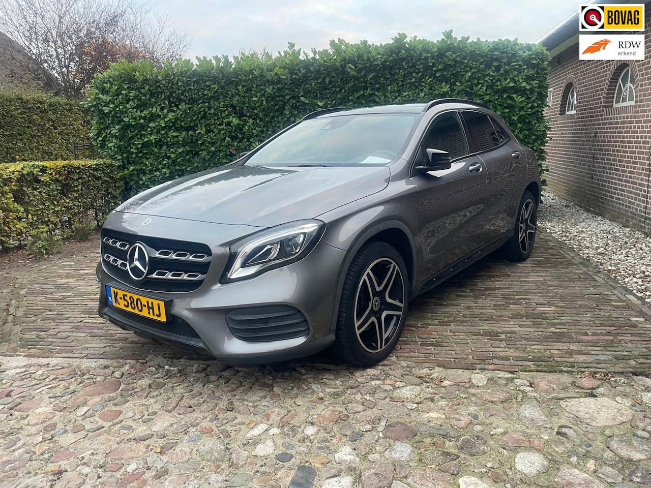 Mercedes-Benz GLA-Klasse - 220 4Matic Premium Plus-Pano-AMG line-Trekhaak-Navi-Stoelverw- - AutoWereld.nl