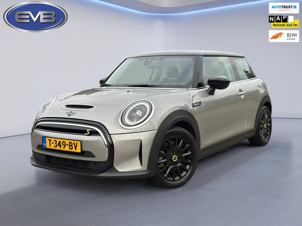 MINI Mini-Electric - CAMDEN automaat 33 kWh, 12912 km, 1/2 lederen sportinterieur, stoelverwarming, 1 e eigenaa - AutoWereld.nl