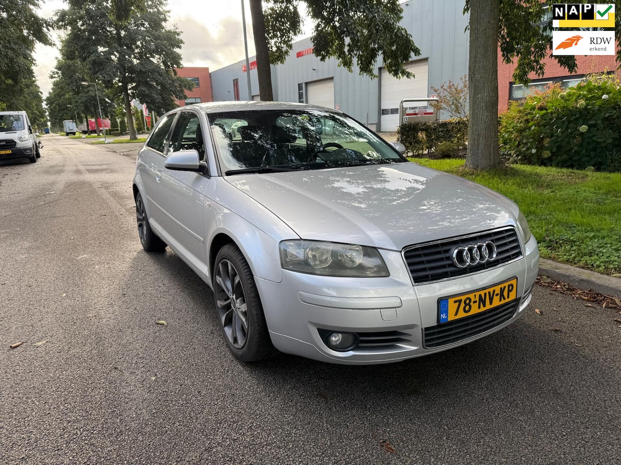 Audi A3 - 1.6 FSI Attraction leer apk - AutoWereld.nl