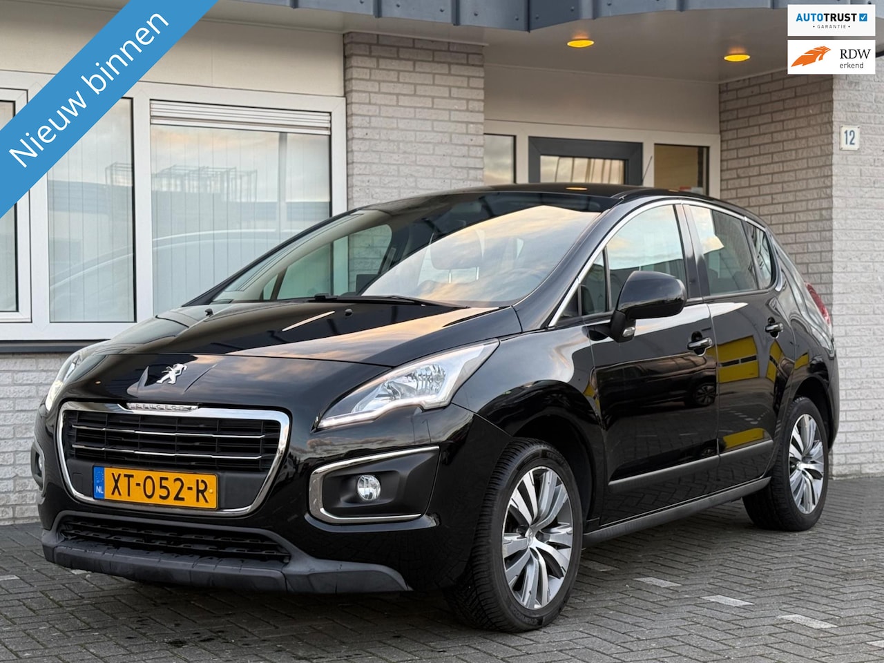 Peugeot 3008 - 1.2 131PK Blue Lease Executive Navi|Trekhaak! - AutoWereld.nl