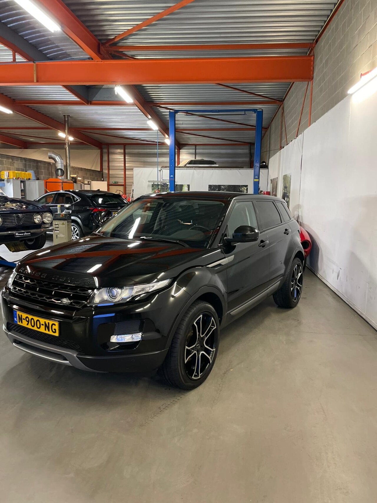 Land Rover Range Rover Evoque - 2.2 eD4 2WD Dynamic - AutoWereld.nl