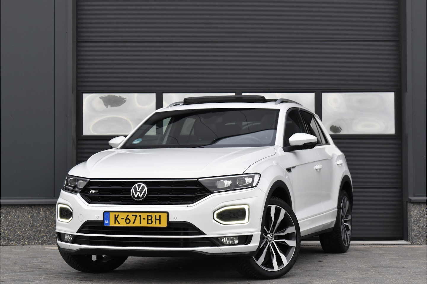 Volkswagen T-Roc - 1.5 TSI Sport Business R Pano - Carplay - Navi - Cruise - AutoWereld.nl